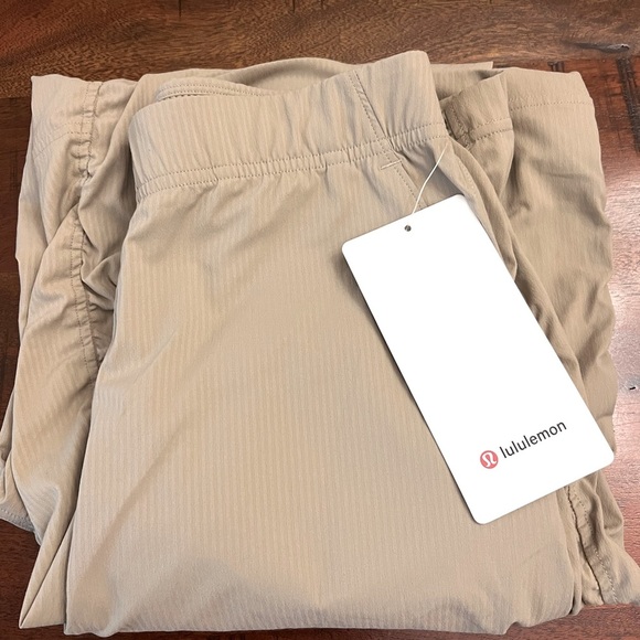 NWT Lululemon Dance Studio Slim-Fit High-Rise Flared Pant Sheer Oak - Picture 4 of 4